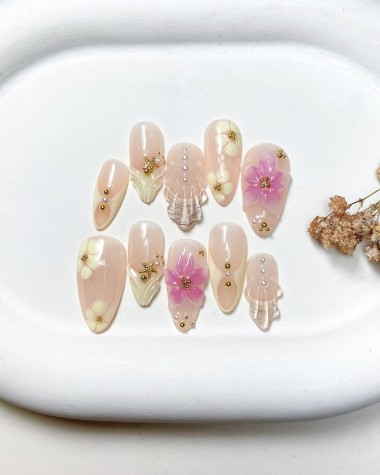 Nail Arts